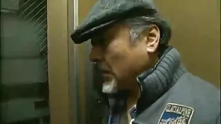 Tėvas parsivedė dukr ...