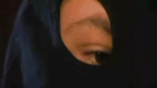 Posesuo atsisėdo su  ...
