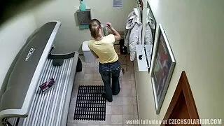 Sūnus dulkina savo s ...