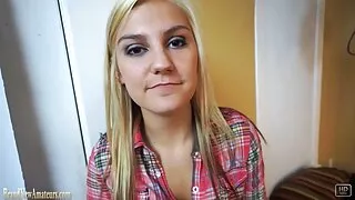 Posesuo nusirengė pr ...